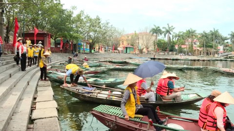 Hoa Lư ph&aacute;t triển du lịch trong x&acirc;y dựng n&ocirc;ng th&ocirc;n mới