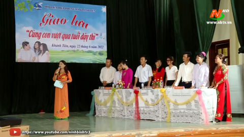 Giao lưu &ldquo;C&ugrave;ng con vượt qua tuổi dậy th&igrave;&rdquo; tại huyện Y&ecirc;n Kh&aacute;nh
