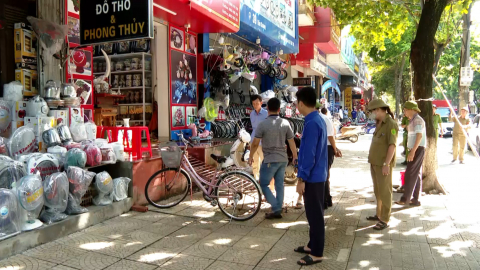 Phường V&acirc;n Giang duy tr&igrave; trật tự đ&ocirc; thị, h&agrave;nh lang ATGT