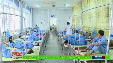 Bệnh nh&acirc;n nhập viện v&igrave; nắng n&oacute;ng tăng cao