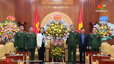Đồng ch&iacute; B&iacute; Thư Tỉnh ủy thăm, ch&uacute;c mừng c&aacute;c đơn vị qu&acirc;n đội đ&oacute;ng qu&acirc;n tr&ecirc;n địa b&agrave;n tỉnh