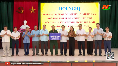 Đo&agrave;n ĐBQH tỉnh trao kinh ph&iacute; hỗ trợ sửa chữa nh&agrave; cho gia đ&igrave;nh thương binh c&oacute; ho&agrave;n cảnh kh&oacute; khăn