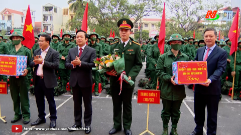 Huyện Kim Sơn tổ chức lễ giao, nhận qu&acirc;n năm 2023