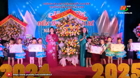Đồng ch&iacute; Trưởng Ban Tuy&ecirc;n gi&aacute;o Tỉnh ủy B&ugrave;i Mai Hoa dự khai giảng tại Trường Mầm non T&acirc;y Sơn