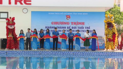 Kh&aacute;nh th&agrave;nh bể bơi Tuổi trẻ