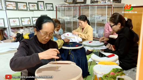 Phụ nữ n&ocirc;ng th&ocirc;n năng động trong cuộc sống hiện đại