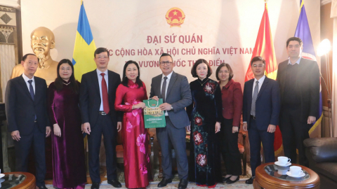 Đo&agrave;n c&ocirc;ng t&aacute;c tỉnh ủy Ninh B&igrave;nh thăm, l&agrave;m việc tại Thụy Điển 