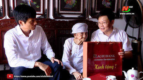 Thăm, tặng qu&agrave; nh&acirc;n kỷ niệm ng&agrave;y thương binh, liệt sỹ