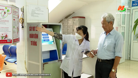 Đẩy mạnh chuyển đổi số trong kh&aacute;m, chữa bệnh