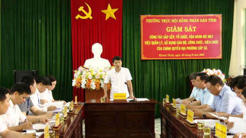 Đo&agrave;n gi&aacute;m s&aacute;t của Thường trực HĐND tỉnh l&agrave;m việc với x&atilde; Kh&aacute;nh Thiện