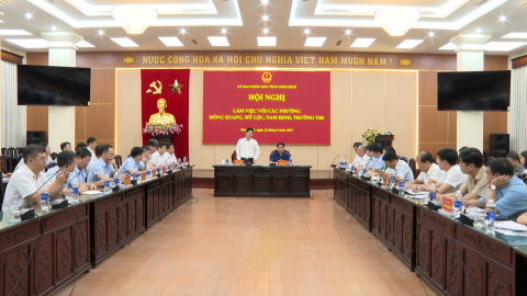 Đồng ch&iacute; Ph&oacute; Chủ tịch UBND tỉnh l&agrave;m việc với c&aacute;c phường: Hồng Quang, Mỹ Lộc, Nam Định, Trường Thi