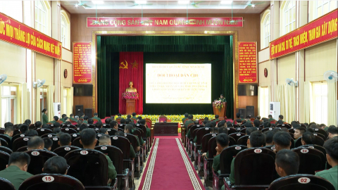 Bộ chỉ huy Qu&acirc;n sự tỉnh đối thoại d&acirc;n chủ với c&aacute;n bộ, chiến sĩ