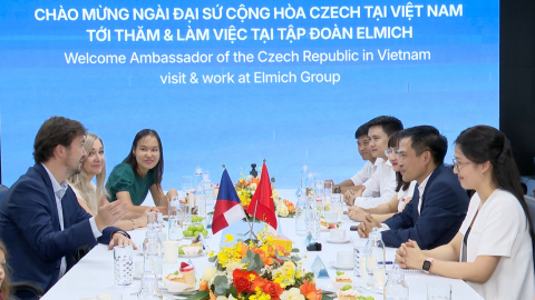 Đại sứ Cộng h&ograve;a S&eacute;c thăm Nh&agrave; m&aacute;y Elmich tại Ninh B&igrave;nh