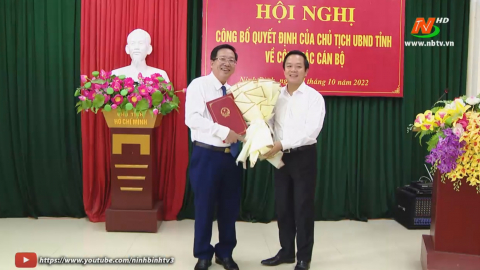 C&ocirc;ng bố Quyết định bổ nhiệm Trưởng Ban Quản l&yacute; c&aacute;c Khu C&ocirc;ng nghiệp tỉnh