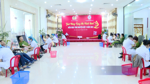 Chương tr&igrave;nh hiến m&aacute;u t&igrave;nh nguyện " Giọt hồng c&ocirc;ng an Ninh B&igrave;nh " đợt 2 năm 2023