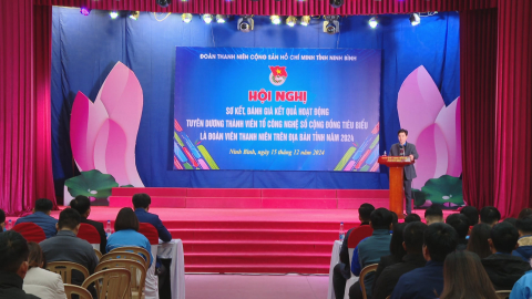 Tỉnh đo&agrave;n tuy&ecirc;n dương th&agrave;nh vi&ecirc;n Tổ c&ocirc;ng nghệ số cộng đồng