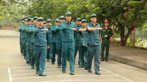 Huấn luyện d&acirc;n qu&acirc;n tự vệ năm thứ nhất - S&aacute;t thực tế, vững kỹ năng