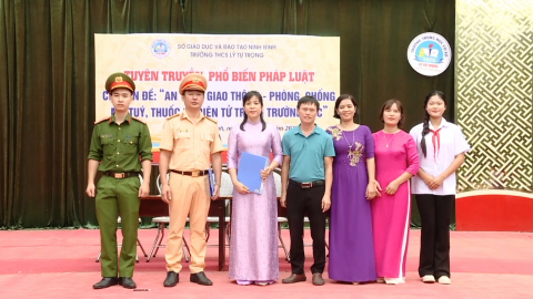 Tuy&ecirc;n truyền, phổ biến kiến thức ph&aacute;p luật cho c&aacute;c em học sinh