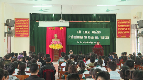 Kim Sơn tổ chức lớp bồi dưỡng nhận thức về Đảng kho&aacute; I năm 2025