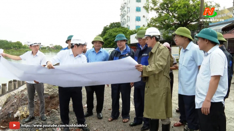 Đồng ch&iacute; Mai Văn Tuất, Ph&oacute; B&iacute; thư Thường trực Tỉnh ủy, Chủ tịch HĐND tỉnh kiểm tra c&ocirc;ng t&aacute;c ứng ph&oacute; với b&atilde;o số 3