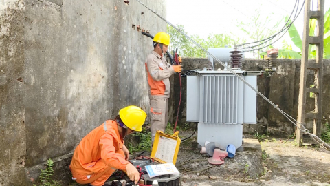 Điện lực Ninh B&igrave;nh tăng cường c&ocirc;ng t&aacute;c th&iacute; nghiệm định kỳ thiết bị, trạm biến &aacute;p