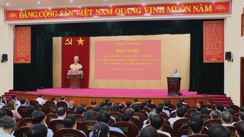 Th&ocirc;ng tin thời sự v&agrave; qu&aacute;n triệt, triển khai Kết luận số 71 của Bộ Ch&iacute;nh trị