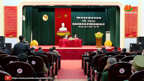 Đối thoại với c&aacute;n bộ, hội vi&ecirc;n Hội Cựu chiến binh huyện Nho