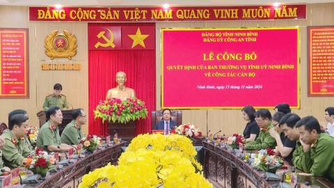 C&ocirc;ng bố Quyết định của Ban Thường vụ Tỉnh ủy về c&ocirc;ng t&aacute;c c&aacute;n bộ tại C&ocirc;ng an tỉnh