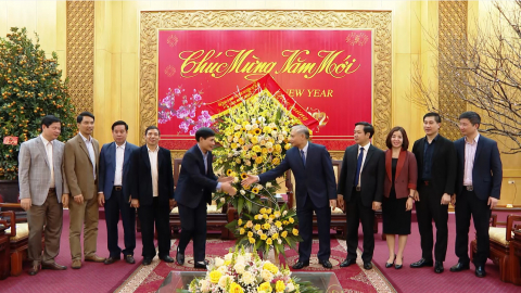 C&aacute;c đo&agrave;n đại biểu ch&uacute;c mừng Tỉnh ủy nh&acirc;n Kỷ niệm 92 năm ng&agrave;y th&agrave;nh lập Đảng