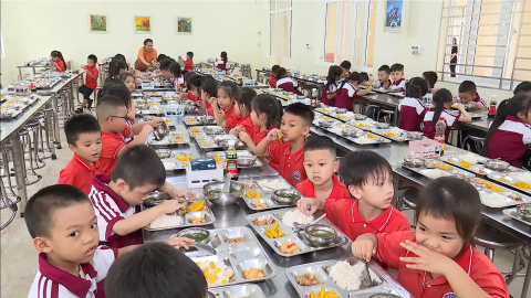 Tăng cường đảm bảo an to&agrave;n thực phẩm tại bếp ăn b&aacute;n tr&uacute;