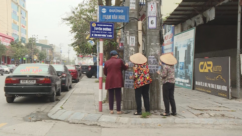 Tờ rơi, quảng c&aacute;o sai quy định d&aacute;n tr&agrave;n lan tại th&agrave;nh phố Ninh B&igrave;nh