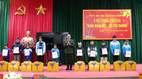 Chương tr&igrave;nh " Xu&acirc;n đo&agrave;n kết - Tết y&ecirc;u thương "