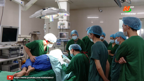 Bệnh viện đa khoa tỉnh triển khai phẫu thuật nội soi cắt k&eacute;n kh&iacute; ở phồi