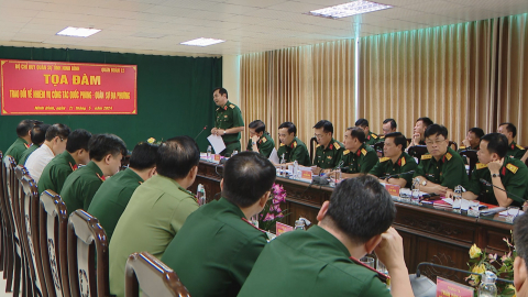 Tọa đ&agrave;m trao đổi về nhiệm vụ c&ocirc;ng t&aacute;c Quốc ph&ograve;ng - Qu&acirc;n sự địa phương