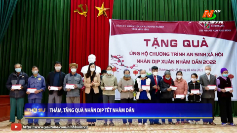 Thăm, tặng qu&agrave; nh&acirc;n dịp Tết Nh&acirc;m Dần