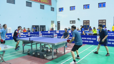 Khai mạc Giải b&oacute;ng b&agrave;n c&aacute;c c&acirc;u lạc bộ th&agrave;nh phố Ninh B&igrave;nh năm 2024
