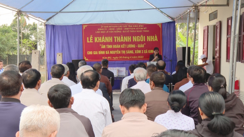 Kh&aacute;nh th&agrave;nh ng&ocirc;i nh&agrave; ấm t&igrave;nh đo&agrave;n kết Lương - Gi&aacute;o