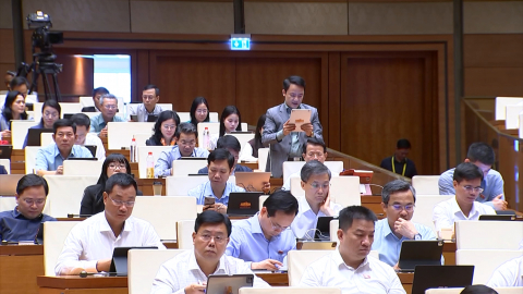 Quốc hội thảo luận về t&igrave;nh h&igrave;nh thực hiện kế hoạch ph&aacute;t triển kinh tế - x&atilde; hội