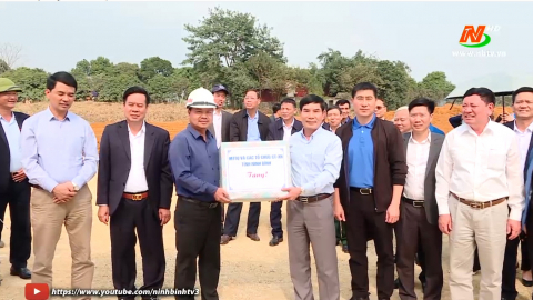 Đo&agrave;n c&ocirc;ng t&aacute;c của c&aacute;c tổ chức ch&iacute;nh trị - x&atilde; hội thăm một số c&ocirc;ng tr&igrave;nh, dự &aacute;n trọng điểm về KT-XH của tỉnh