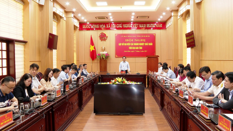 Gặp gỡ, lắng nghe &yacute; kiến của đại diện c&aacute;c doanh nghiệp xuất khẩu tr&ecirc;n địa b&agrave;n tỉnh Ninh B&igrave;nh