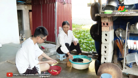 Thủ khoa ngh&egrave;o vượt kh&oacute;