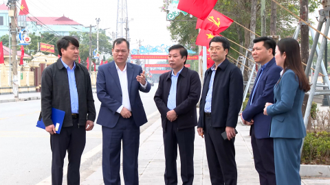 Đồng ch&iacute; Ph&oacute; B&iacute; thư Tỉnh ủy, Chủ tịch HĐND tỉnh kiểm tra c&ocirc;ng t&aacute;c tuy&ecirc;n truyền Đại hội XIV của Đảng