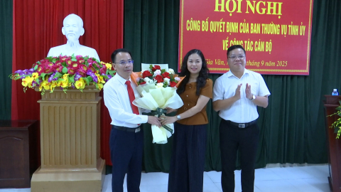 C&ocirc;ng bố quyết định của Ban Thường vụ Tỉnh ủy về c&ocirc;ng t&aacute;c c&aacute;n bộ