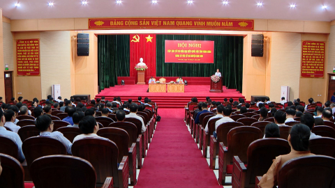 Đại biểu Quốc hội tỉnh kh&oacute;a XV tiếp x&uacute;c cử tri huyện Kim Sơn