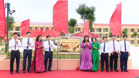 Kh&aacute;nh th&agrave;nh c&ocirc;ng tr&igrave;nh ch&agrave;o mừng Đại hội đại biểu Đảng bộ tỉnh 