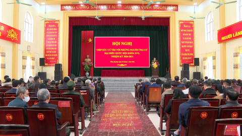 Tiếp x&uacute;c giữa người ứng cử đại biểu Quốc hội với cử tri phường Hồng Quang
