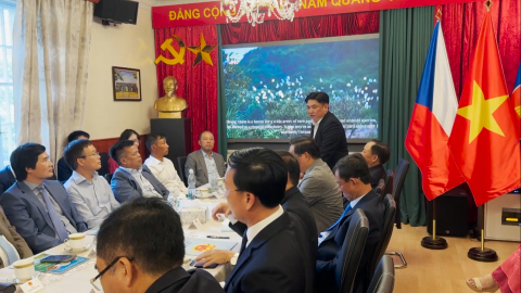 Quảng b&aacute;, x&uacute;c tiến du lịch v&agrave; đầu tư tại Cộng h&ograve;a S&eacute;c v&agrave; Vương quốc Bỉ