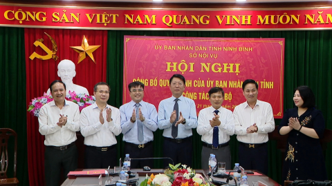 C&ocirc;ng bố Quyết định của UBND tỉnh về c&ocirc;ng t&aacute;c c&aacute;n bộ tại Sở Nội vụ
