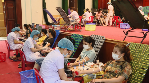 Ng&agrave;y hội hiến m&aacute;u t&igrave;nh nguyện huyện Hoa Lư