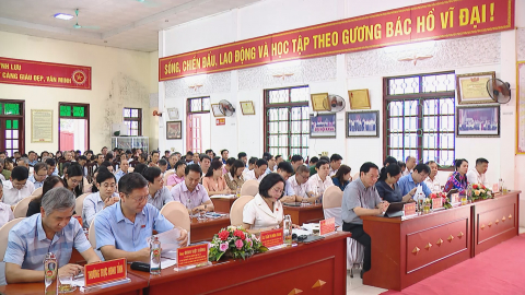 Đo&agrave;n ĐBQH Tỉnh tiếp x&uacute;c cử tri tại Nho Quan